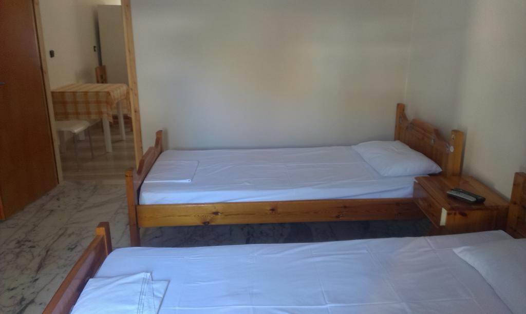 Virginia'S Rooms Plataria Ruang foto