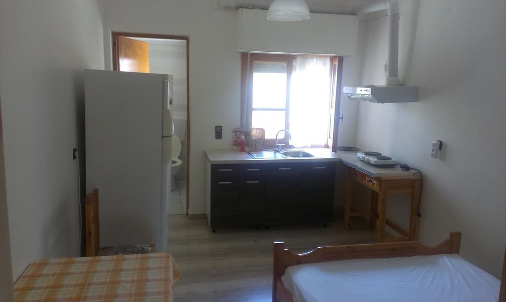 Virginia'S Rooms Plataria Ruang foto